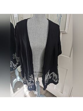 Womens Vintage Cimmaron plus Black/White Open Safari Print Cardigan. 1X